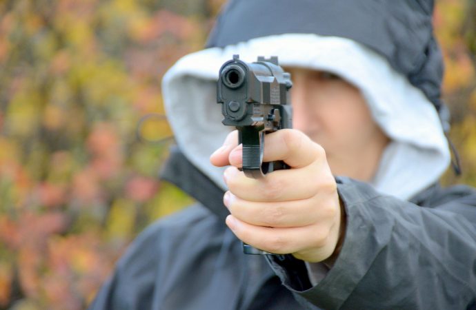 Armes de poing ou fusil – Pourriez-vous distinguer le vrai du faux ?