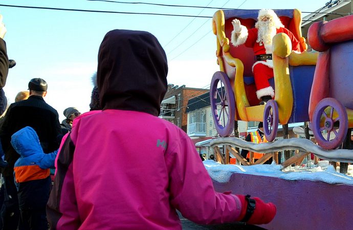 DÉFILÉ DE NOËL – Le vrai père Noël arrive demain, dimanche 17 novembre à Drummondville