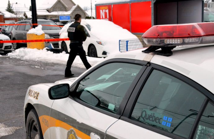 Un homme retrouvé sans vie dans une voiture du stationnement de Walmart à Drummondville