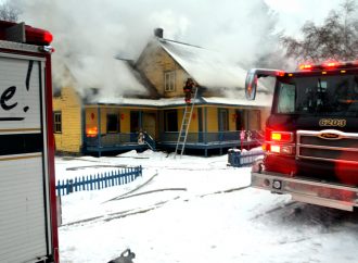 Incendie de la demeure de  »la commère » du VQA – La maison érigée en 1850 devra être démolie