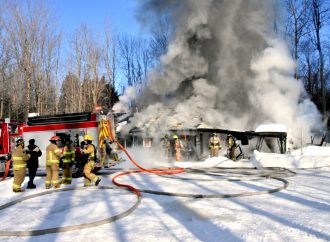 Un incendie majeur détruit une résidence de Saint-Cyrille-de-Wendover