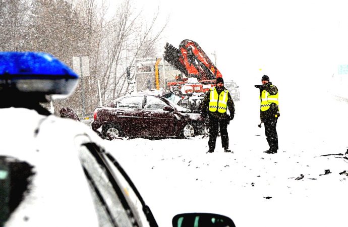 [VIDÉO] Une collision entre un camion-porteur et une automobile provoque le décès d’un homme à Notre-Dame-du-Bon-Conseil