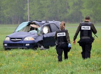 Une violente embardée pour un conducteur de 30 ans tôt samedi matin