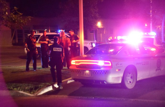 Un individu recherché tente de fuir les policiers en sautant d’un deuxième étage à Drummondville