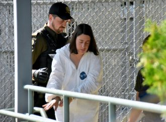 Marina Bonard accusée du meurtre au deuxième degré de son père de retour devant le tribunal à Drummondville