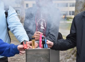 Québec souhaite des mesures contre le tabagisme et le vapotage