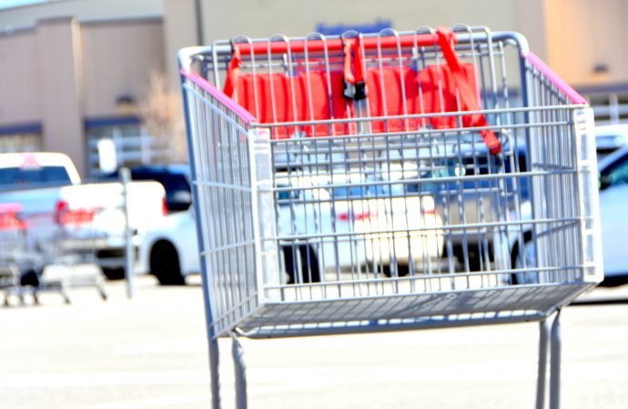 Sobeys IGA, Métro Super C, rassurent la clientèle en rendant publics les cas dans leurs succursales et entrepôts.