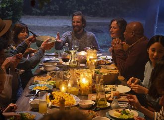 Les Québécois passent plus de temps devant un écran qu’autour d’un repas avec la famille et les amis