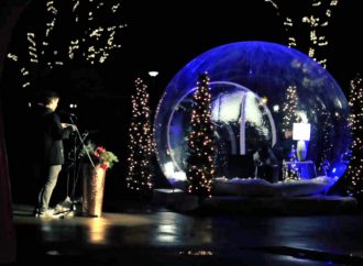Magie de Noël : Le Collège Saint-Bernard surprend cette année en offrant la magie…  dans une bulle de Noël!