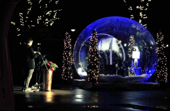 Magie de Noël : Le Collège Saint-Bernard surprend cette année en offrant la magie…  dans une bulle de Noël!