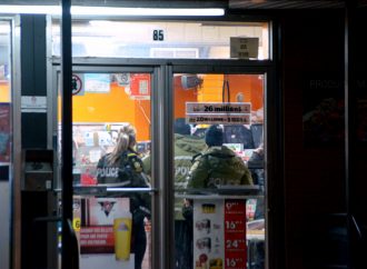 Vol qualifié à Drummondville: Le suspect prend la fuite