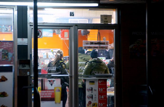 Vol qualifié à Drummondville: Le suspect prend la fuite