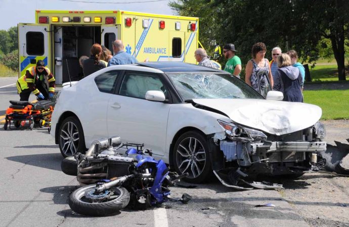 Spectaculaire accident de motocyclette à L’Avenir