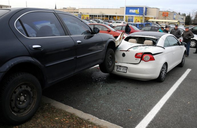 Violent accident dans un stationnement à Drummondville