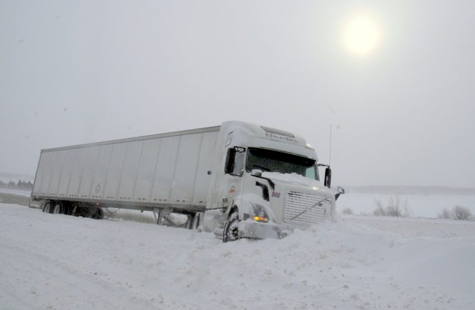 Dure journée pour les automobilistes et camionneurs – Près d’une centaine de sorties de route sur le territoire de la MRC de Drummond