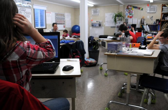 Agrandissement et réaménagement de L’École des 2 Rivières à Saint-Lucien – «Une partie de ballon chasseur»