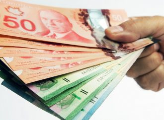 (VIDÉO) Hausse du salaire minimum au Québec à 12 $ l’heure