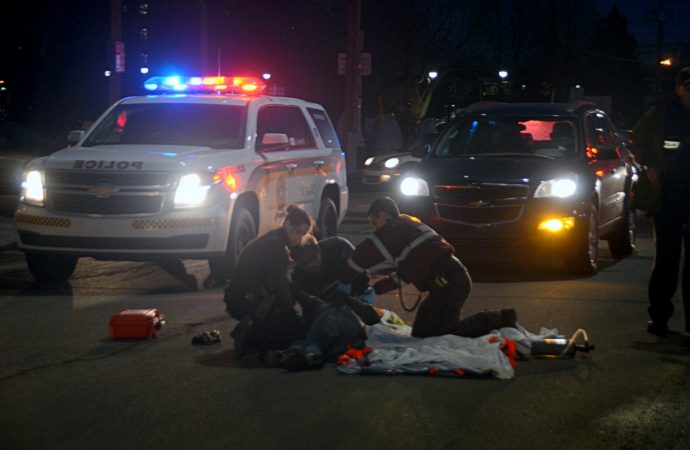 Une femme renversée par un SUV à l’intersection St-Joseph et St-George