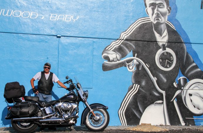 LES GRANDS EXPLORATEURS PRÉSENTENT: Côte Est de Montréal à Key West en moto avec Marc Poirel