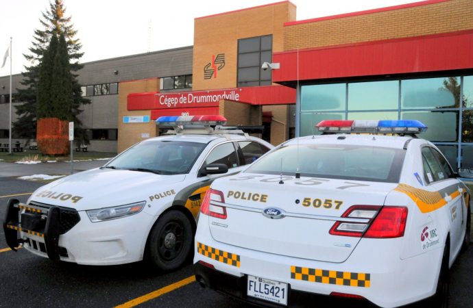 Le Cégep de Drummondville tient un exercice de confinement barricadé