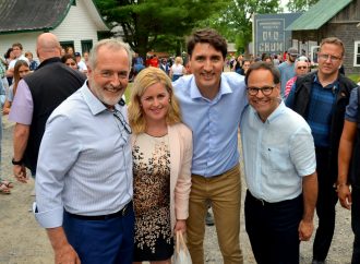 Le premier ministre Justin Trudeau, accompagné de ses fils Xavier et Hadrien, visitent Drummondville lors de la Saint-Jean