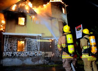 Le Bar l’Escale de l’Avenir totalement ravagé par un grave incendie-Six personnes perdent leur emploi