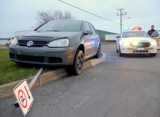 Accident ou contravention? Une fin de journée difficile pour une conductrice