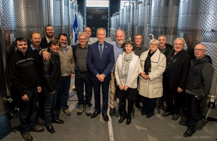 Le ministre André Lamontagne annonce la Nouvelle indication géographique protégée «Vin du Québec»