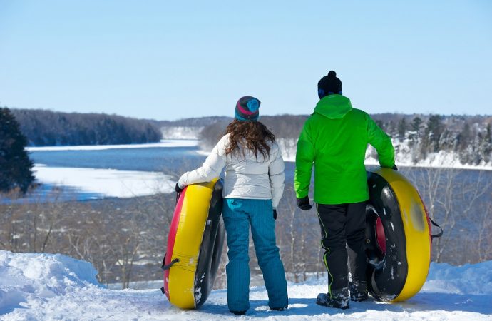 Quoi faire à Drummondville – Les glissades sur tube du site de plein air d’hiver La Courvalloise !