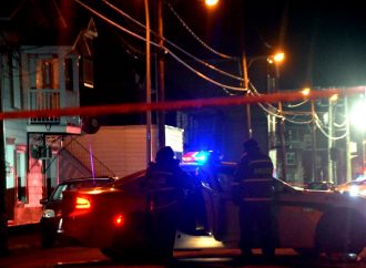Intervention policière rue Demers à Drummondville. deux suspects recherchés par la police