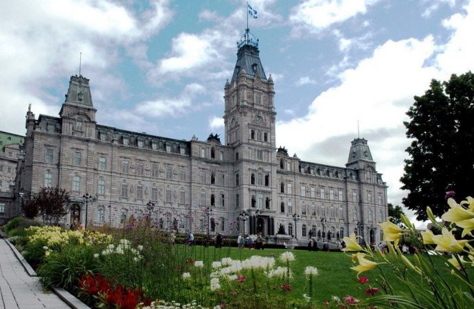 La SSJB demande au premier ministre du Québec de prêter serment uniquement au peuple du Québec