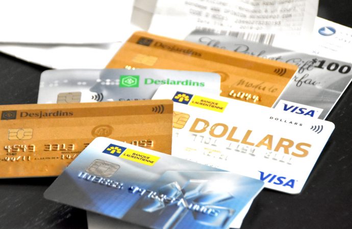 Le paiement minimum des cartes de crédit augmentera graduellement jusqu’à 5 % du solde
