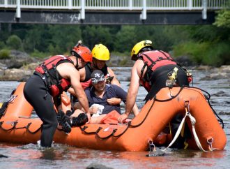 Intervention des pompiers pour un homme blessé dans la rivière Saint-François à Drummondville