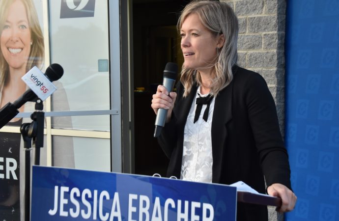 Jessica Ebacher candidate conservatrice satisfaite de sa performance lors du débat électoral organisé par la CCID