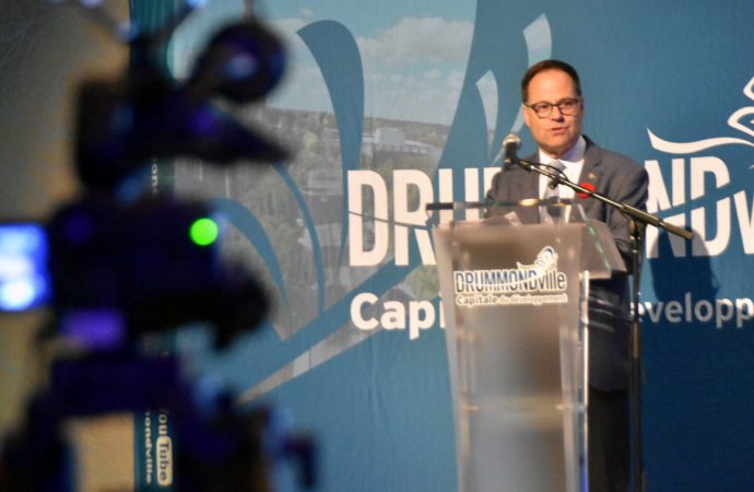 Le parcours municipal d’Alexandre Cusson, ex-maire de Drummondville, salué par l’Union des municipalités du Québec