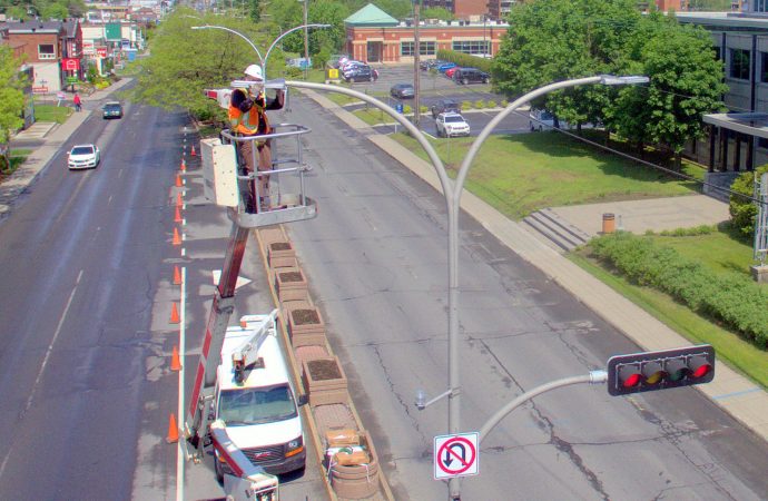 Grâce à la conversion de l’éclairage au DEL –  Diminution de la pollution lumineuse et baisse des frais d&rsquo;exploitation à Drummondville