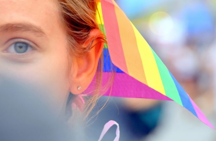 Lutte contre l’homophobie et la transphobie : Québec annonce plus de 800 000 $ afin de soutenir 21 projets pour les communautés LGBTQ+.