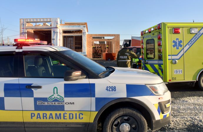 Accident de travail, un travailleur blessé après une chute d’une vingtaine de pieds à Drummondville