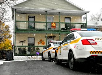 La Sûreté du Québec mène présentement une opération antidrogue à Drummondville.