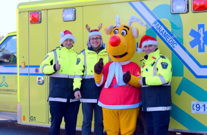 Nez rouge en ambulance! Une équipe d’ambulanciers participe à l’Opération nez rouge Drummondville