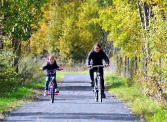 Transports actifs – Le ministre François Bonnardel étend l’offre de vélos en libre-service en région