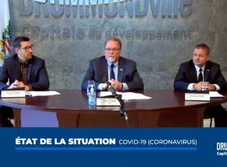 COVID-19 : Retour en classe, accès à la rivière, fermeture du pont et fête des Mères, le maire de Drummondville fait le point sur la situation