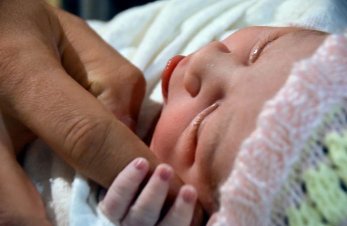 Contexte familial à haut risque de maltraitance : Mise en place d’un plan de services préventifs et intensifs en période prénatale