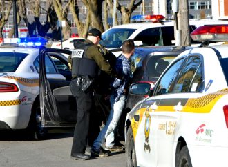 Un fuyard arrêté à Drummondville en moins de temps qu’il n’en faut pour dire ‘’poursuite policière’’