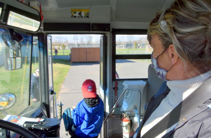 Rentrée scolaire – Port du masque d’intervention en classe à Drummondville et dans neuf régions du Québec