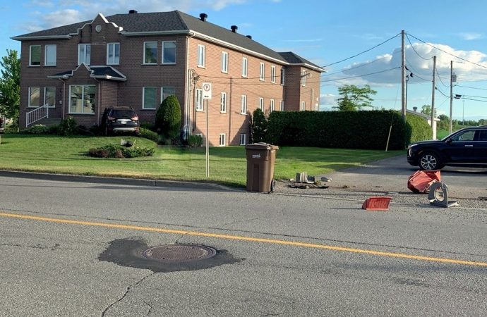 Une conductrice percute un immeuble de la rue Rocheleau à Drummondville