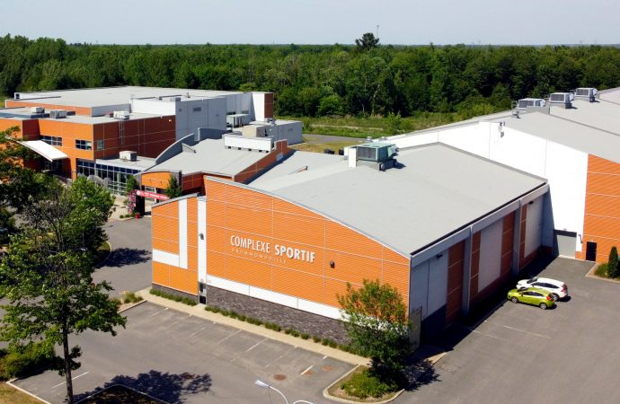 La Ville de Drummondville ouvre le complexe sportif Drummondville comme ilot de fraîcheur