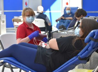 Héma-Québec fait un appel aux donneurs de sang  »100 dons de sang de plus nécessaires chaque jour »