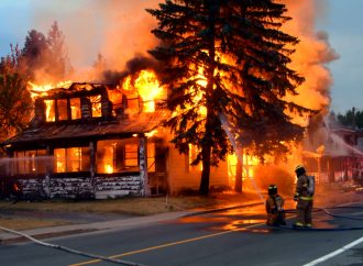 Un incendie majeur a fait rage au cœur de la municipalité de Sainte-Clotilde-de-Horton près de Drummondville