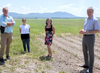 Marie-Claude Bibeau et André Lamontagne annonce une contribution importante pour l’agriculture de proximité en région.